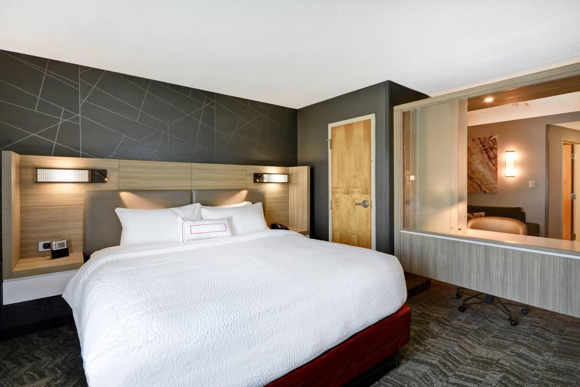 สปริงฮิลล์ สวีท บาย แมริออท อินเดียนาโพลิส แอร์พอร์ต/เพลนฟิลด์ Hotel ภายนอก รูปภาพ